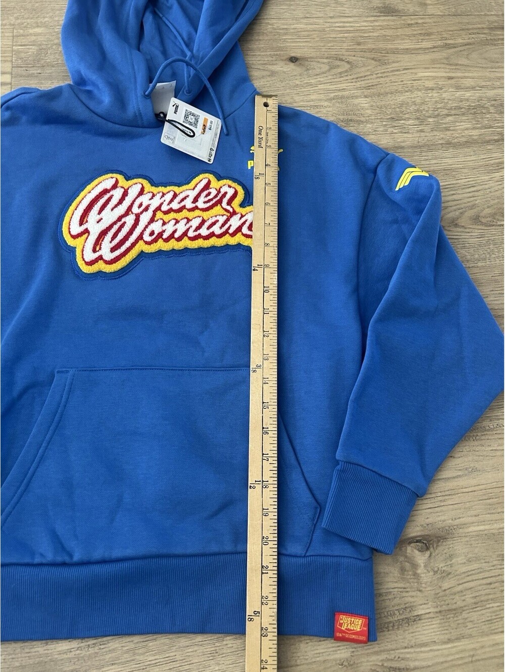 DC Wonder Woman's Blue Hooded Embroidered Patch Sweatshirt Size Small - Picture 3 of 7